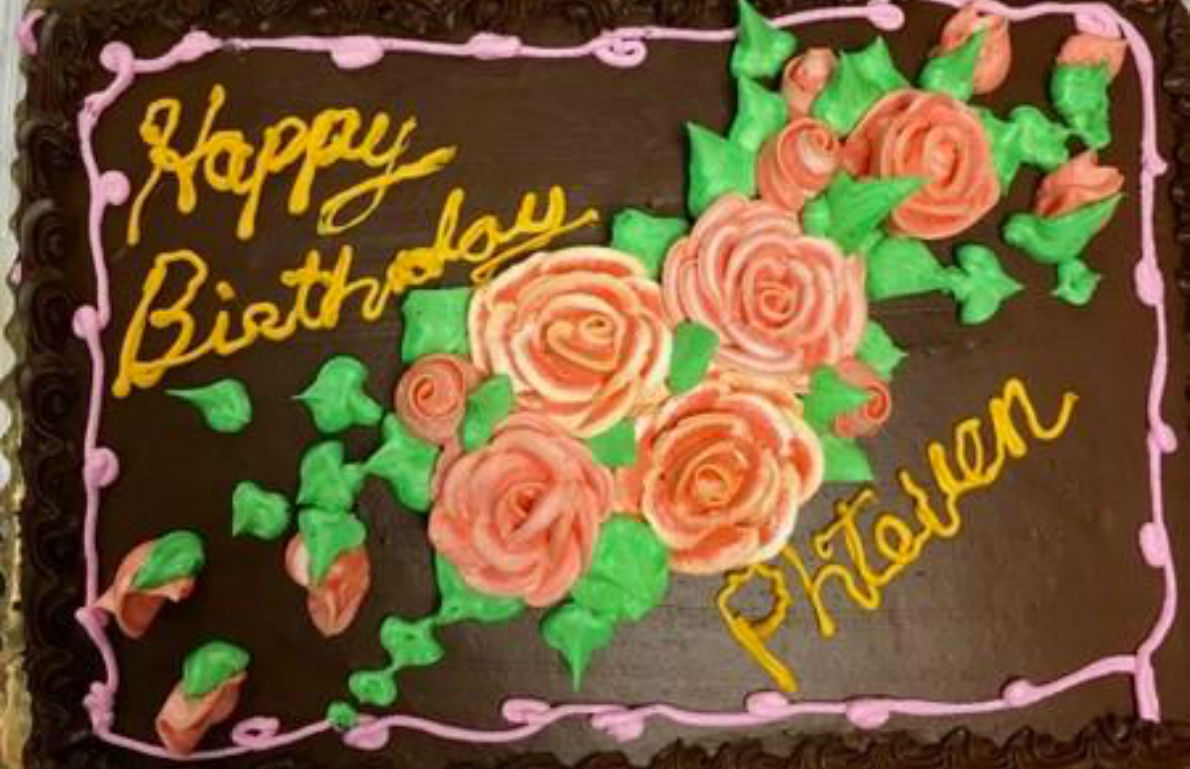 Spelling Mistakes from 12 Most Hilarious Birthday Cake Fails The